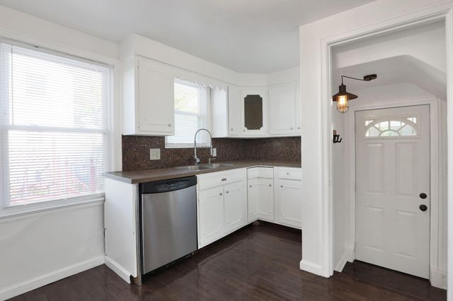 1938 Myrtle Avenue, Columbus, OH 43211