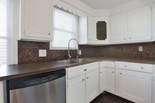 1938 Myrtle Avenue, Columbus, OH 43211