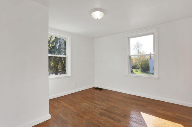 1938 Myrtle Avenue, Columbus, OH 43211