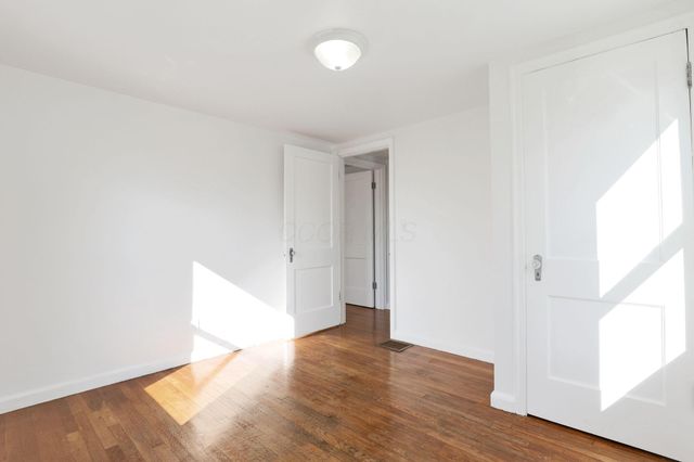 1938 Myrtle Avenue, Columbus, OH 43211