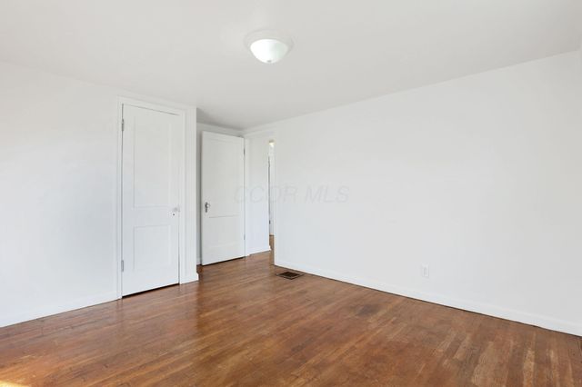 1938 Myrtle Avenue, Columbus, OH 43211