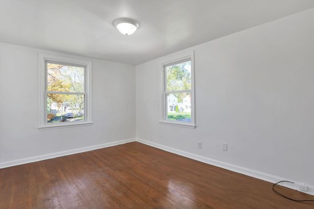 1938 Myrtle Avenue, Columbus, OH 43211