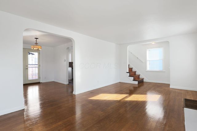 1938 Myrtle Avenue, Columbus, OH 43211