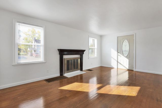 1938 Myrtle Avenue, Columbus, OH 43211