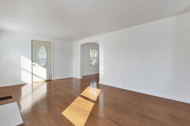 1938 Myrtle Avenue, Columbus, OH 43211