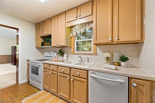 2603 Graham Avenue, Akron, OH 44312
