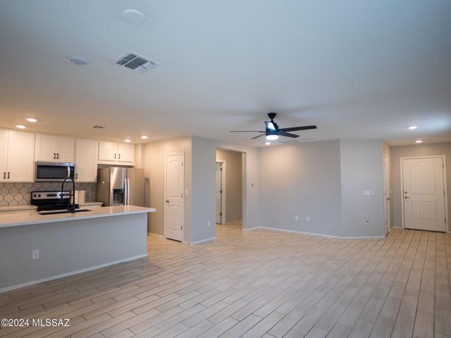 8737 E Pebble Stone Lane, Tucson, AZ 85730