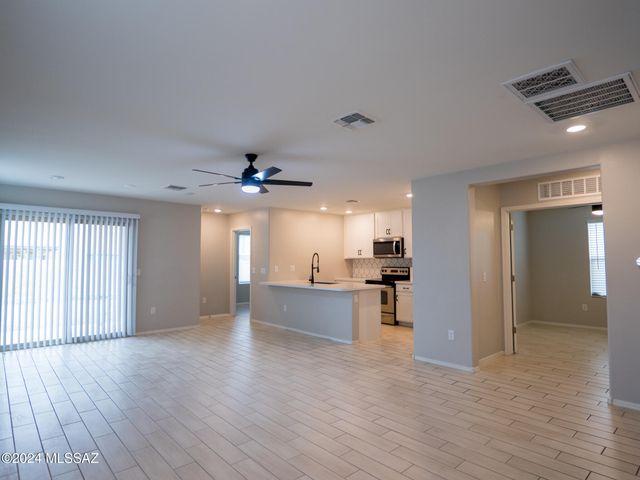 8737 E Pebble Stone Lane, Tucson, AZ 85730