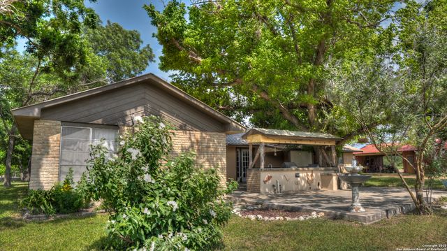 6613 FM 1120, Rio Frio, TX 78879