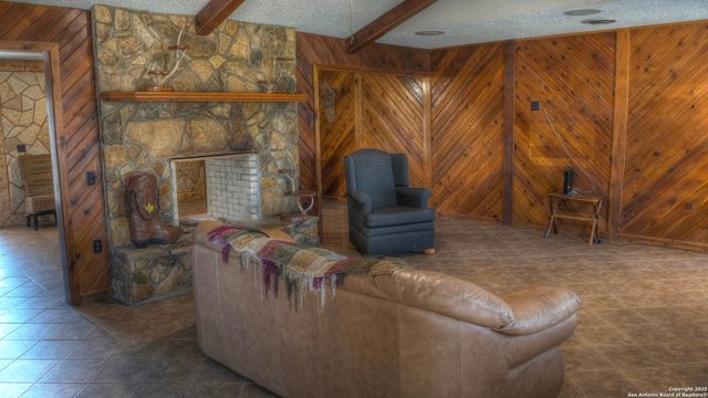 6613 FM 1120, Rio Frio, TX 78879