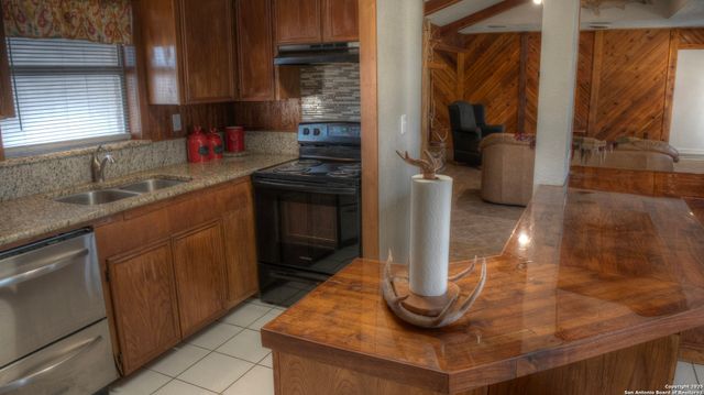 6613 FM 1120, Rio Frio, TX 78879