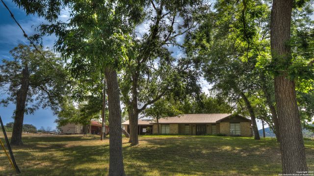 6613 FM 1120, Rio Frio, TX 78879