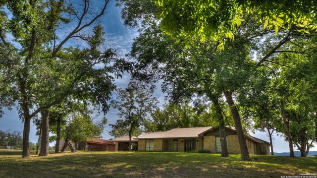 6613 FM 1120, Rio Frio, TX 78879