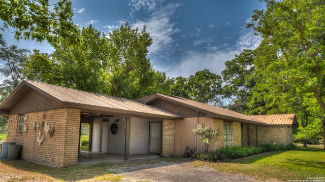 6613 FM 1120, Rio Frio, TX 78879