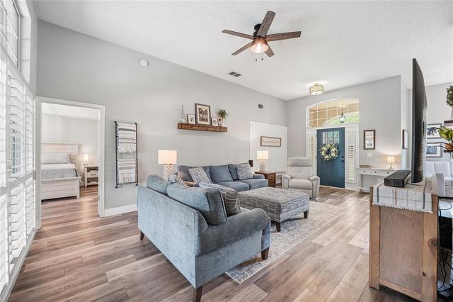 2415 MOON HARBOR WAY, Middleburg, FL 32068