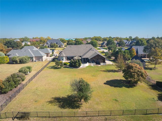 3305 Twin Lakes Drive, Celina, TX 75078