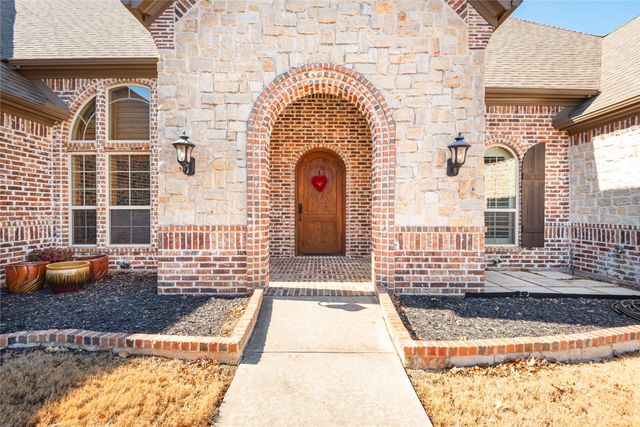 3305 Twin Lakes Drive, Celina, TX 75078