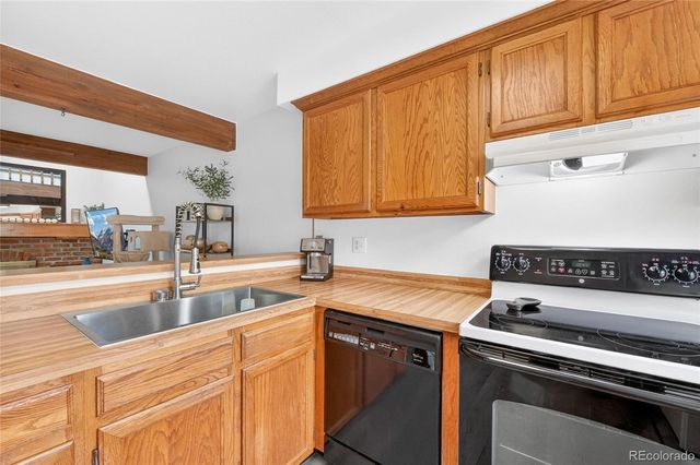 2082 S Helena Street A, Aurora, CO 80013