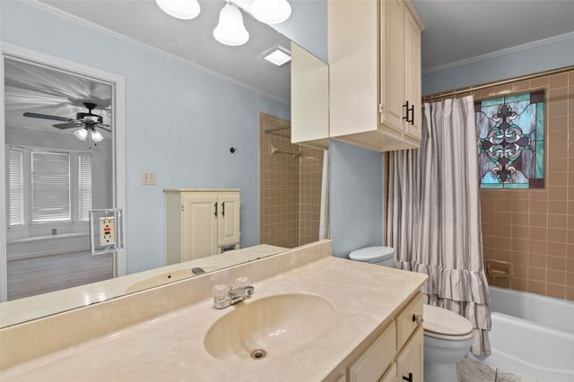 1722 Stonegate Drive, Denton, TX 76205
