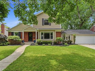 2622 Bembridge Road, Royal Oak, MI 48073
