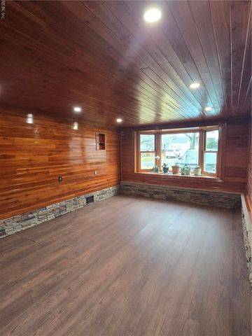 1805 Sunset DR, Norfolk, VA 23503