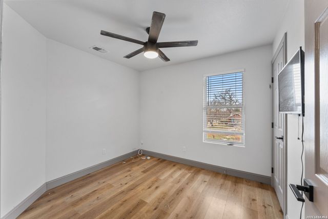 907 Dawson, San Antonio, TX 78202