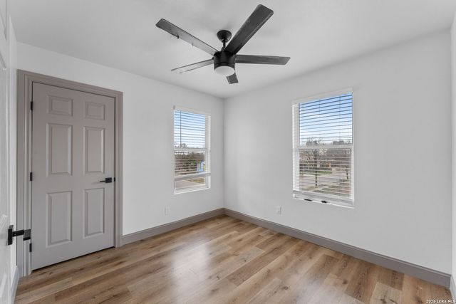 907 Dawson, San Antonio, TX 78202