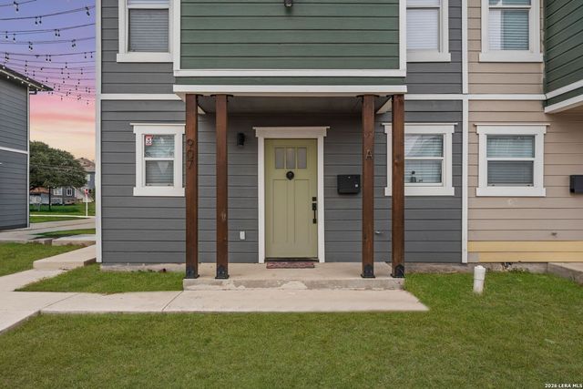 907 Dawson, San Antonio, TX 78202