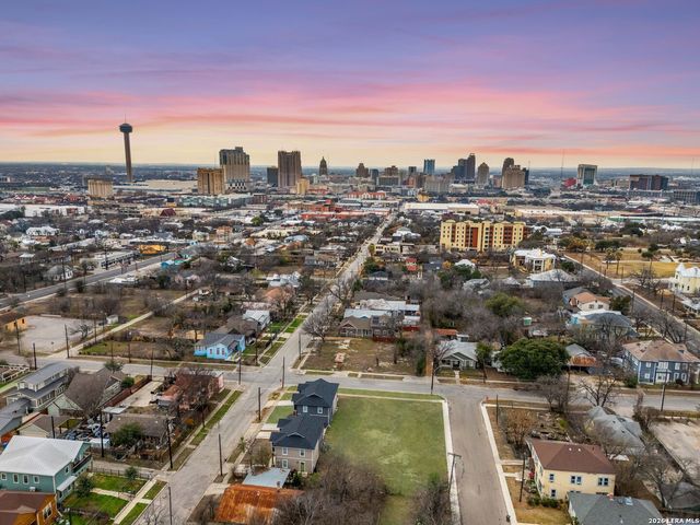 907 Dawson, San Antonio, TX 78202