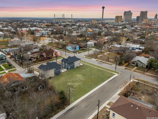 907 Dawson, San Antonio, TX 78202