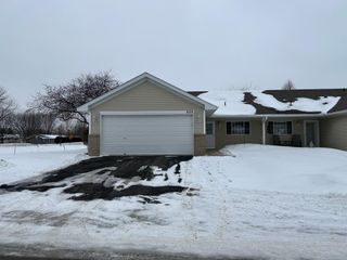 800 Greensview Court NW, Hutchinson, MN 55350