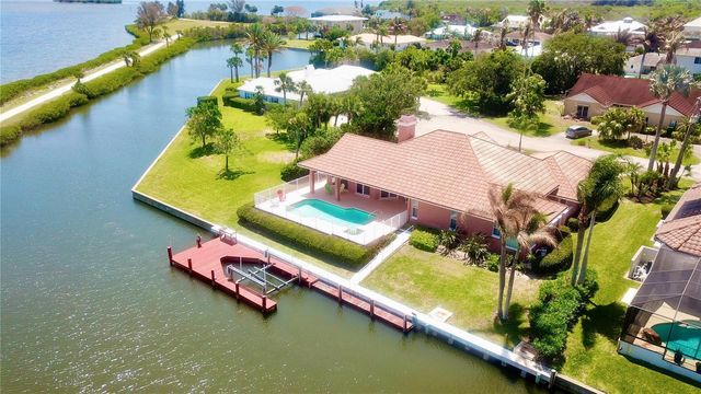 3556 LUCIA DRIVE, Vero Beach, FL 32967