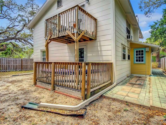 1141 SUNSET POINT ROAD 3, Clearwater, FL 33755