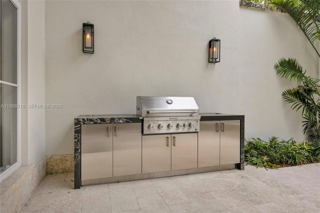 639 Almeria Ave, Coral Gables, FL 33134