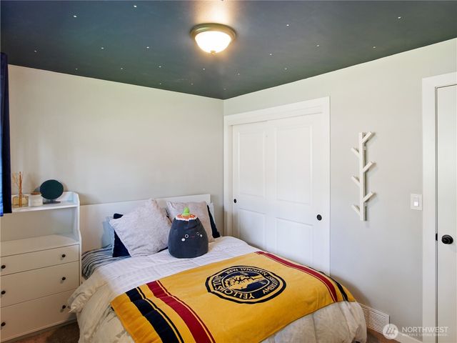 2802 S 304th Street, Federal Way, WA 98003