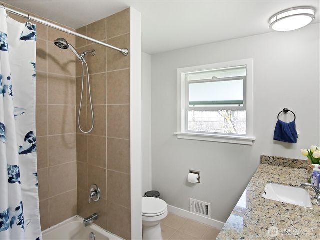 2802 S 304th Street, Federal Way, WA 98003