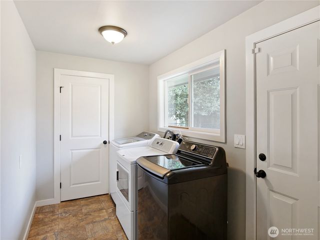 2802 S 304th Street, Federal Way, WA 98003