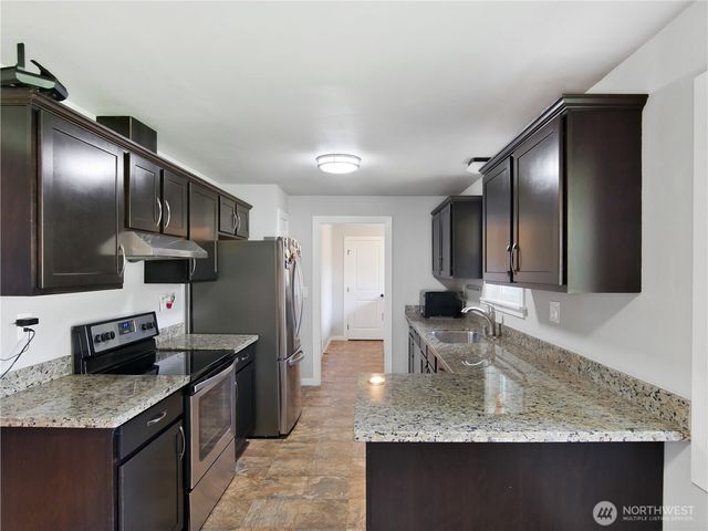 2802 S 304th Street, Federal Way, WA 98003