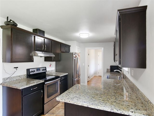 2802 S 304th Street, Federal Way, WA 98003