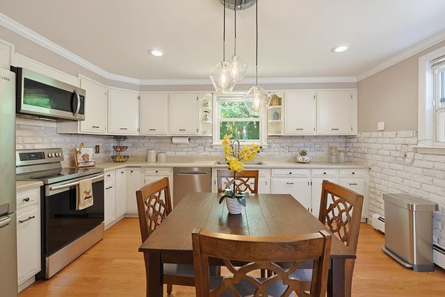 17 Metropolitan Ave, Ashland, MA 01721