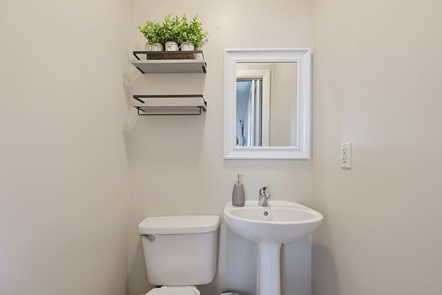 17 Metropolitan Ave, Ashland, MA 01721