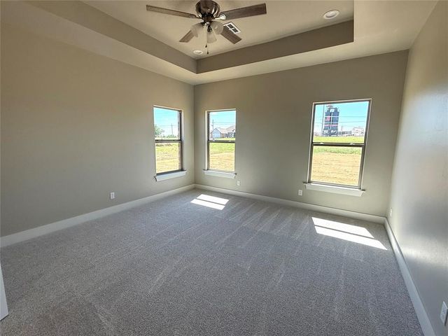 1553 Flint Rock Trail, Clinton, OK 73601