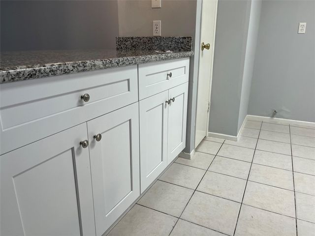 402 Oak Harbor Drive, Houston, TX 77062