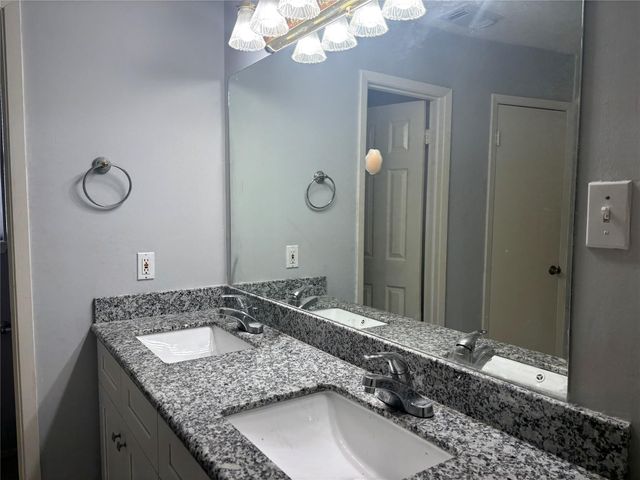 402 Oak Harbor Drive, Houston, TX 77062