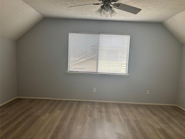 402 Oak Harbor Drive, Houston, TX 77062