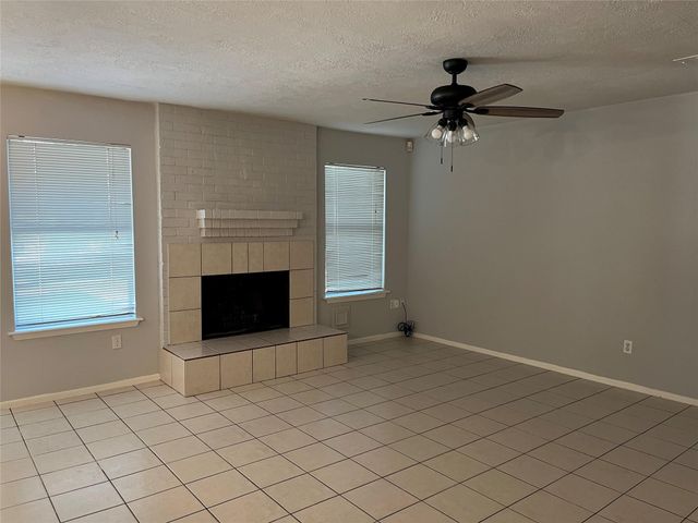 402 Oak Harbor Drive, Houston, TX 77062