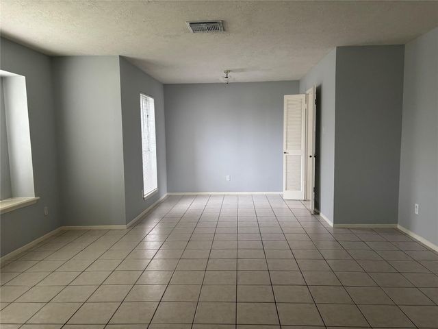 402 Oak Harbor Drive, Houston, TX 77062