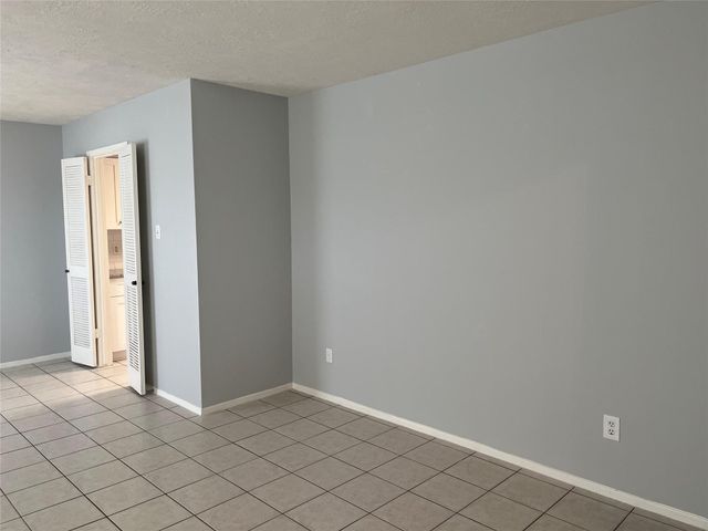 402 Oak Harbor Drive, Houston, TX 77062