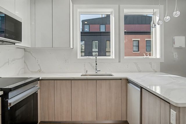 181 Maverick Street 3, Boston, MA 02128