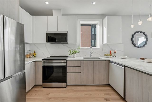 181 Maverick Street 3, Boston, MA 02128